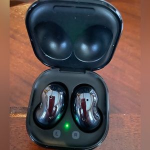 Samsung galaxy buds live. ear buds, black. Almost new. Used maybe 2x. No charger